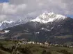 Tirolo con le montagne